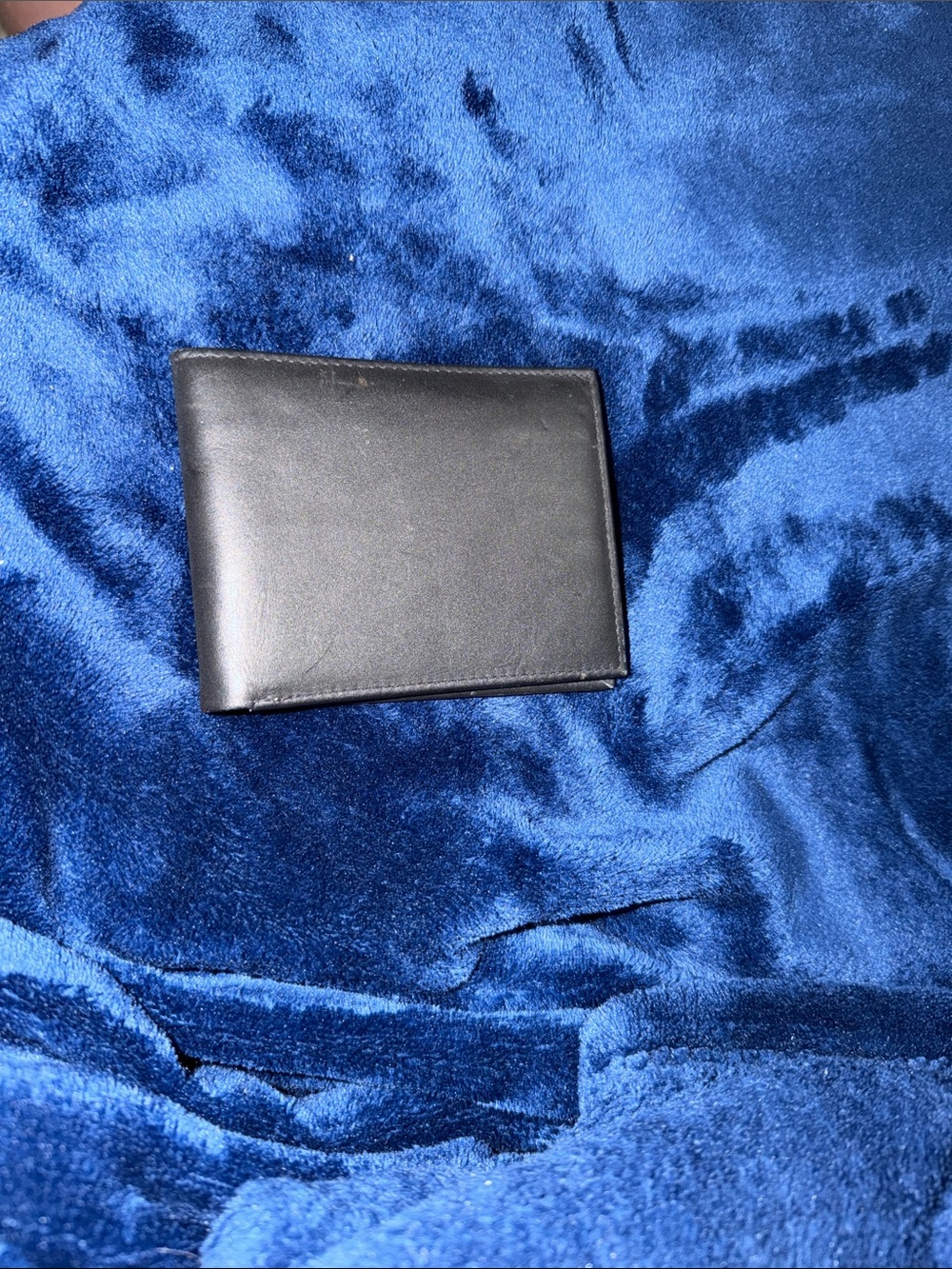 Classic Coach Black Leather Bi-Fold Wallet